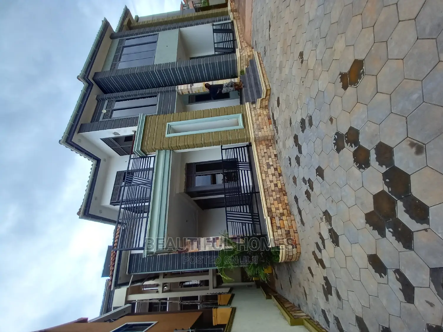 Furnished 5bdrm Duplex in Kyanja, Central Division for Sale in Central Division