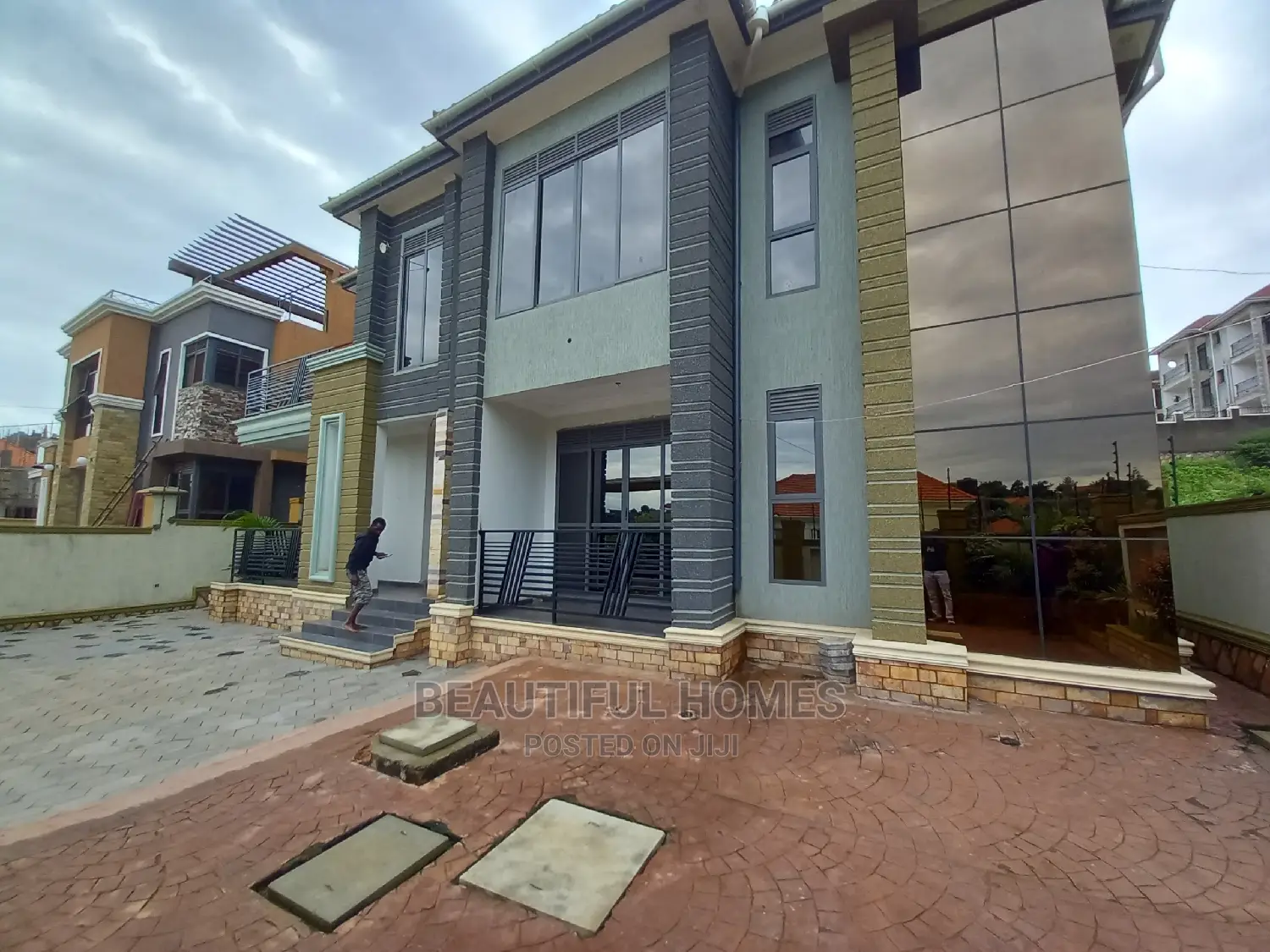 Furnished 5bdrm House in Kyanja, Central Division for Sale in Central Division