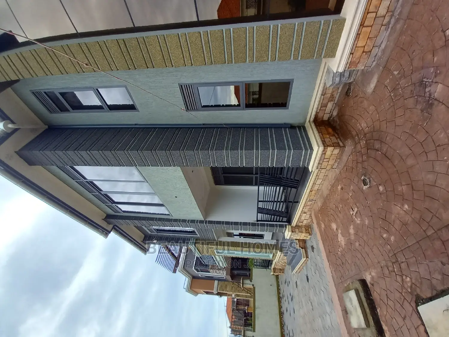 Furnished 5bdrm Duplex in Kyanja Organised, Central Division for Sale in Central Division