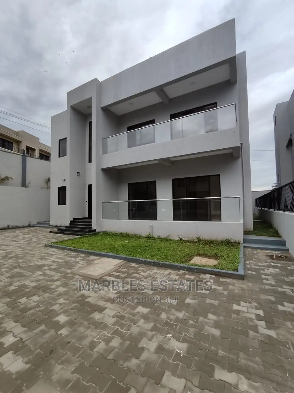 5bedrooms Townhouse for Sale in Mbuya in Central Division