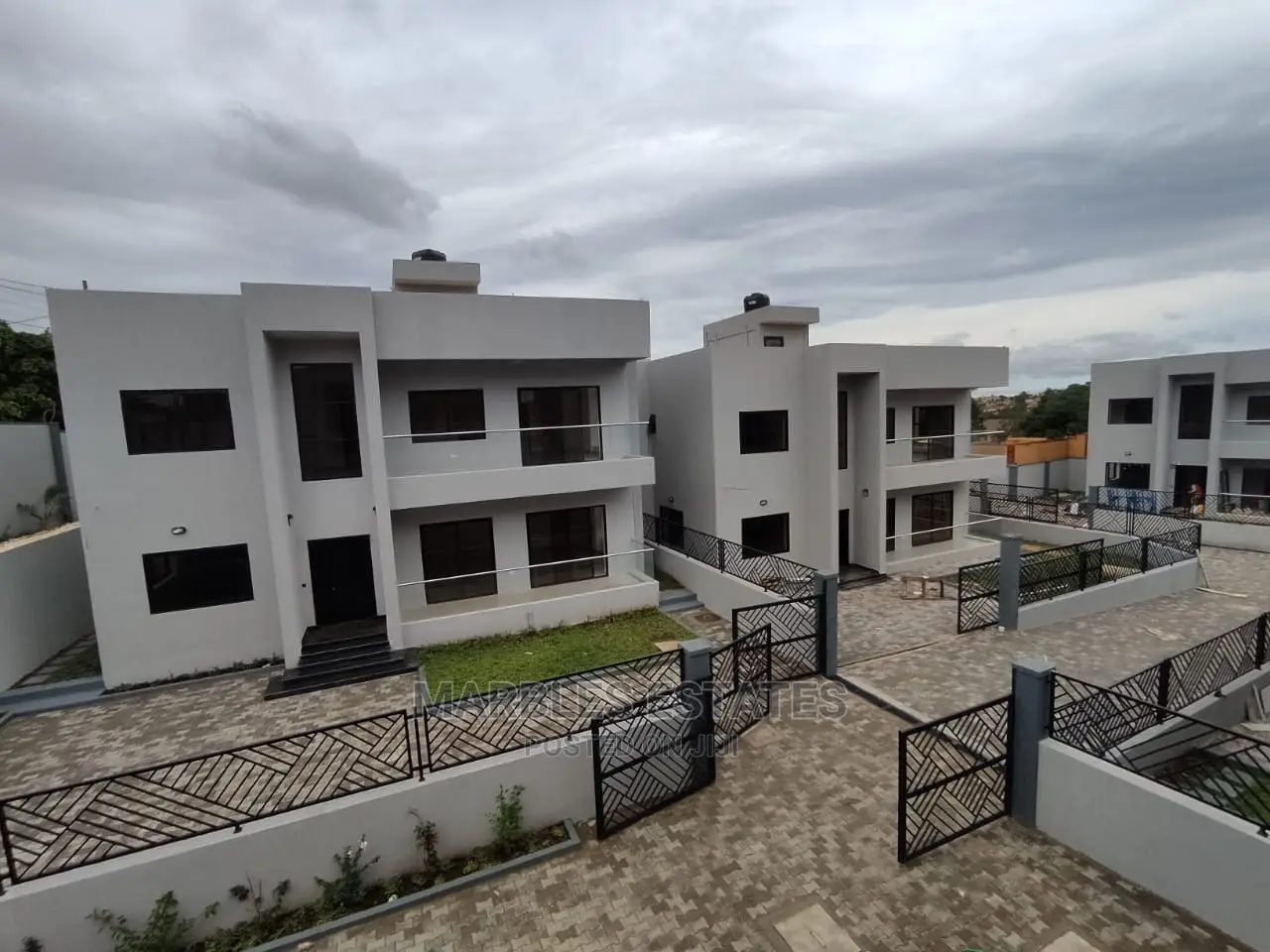 5bedrooms Townhouse for Sale in Mbuya in Central Division