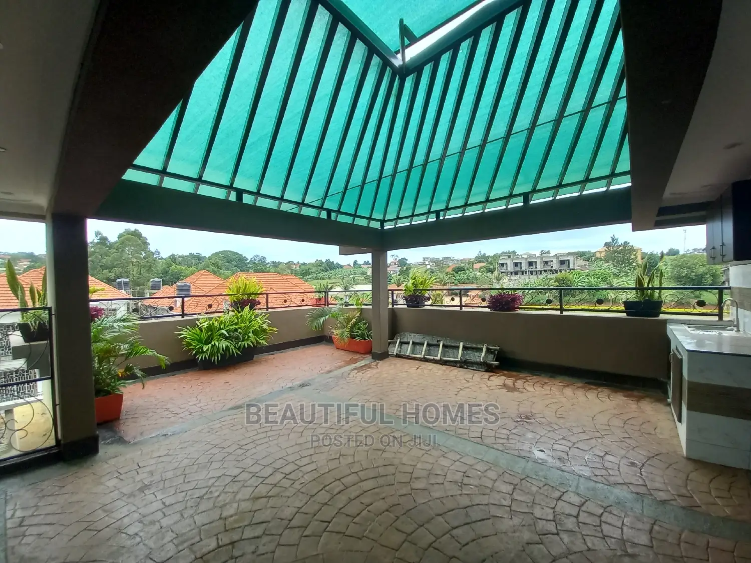 Furnished 5bdrm House in Kyanja Tarmacked, Central Division for Sale in Central Division