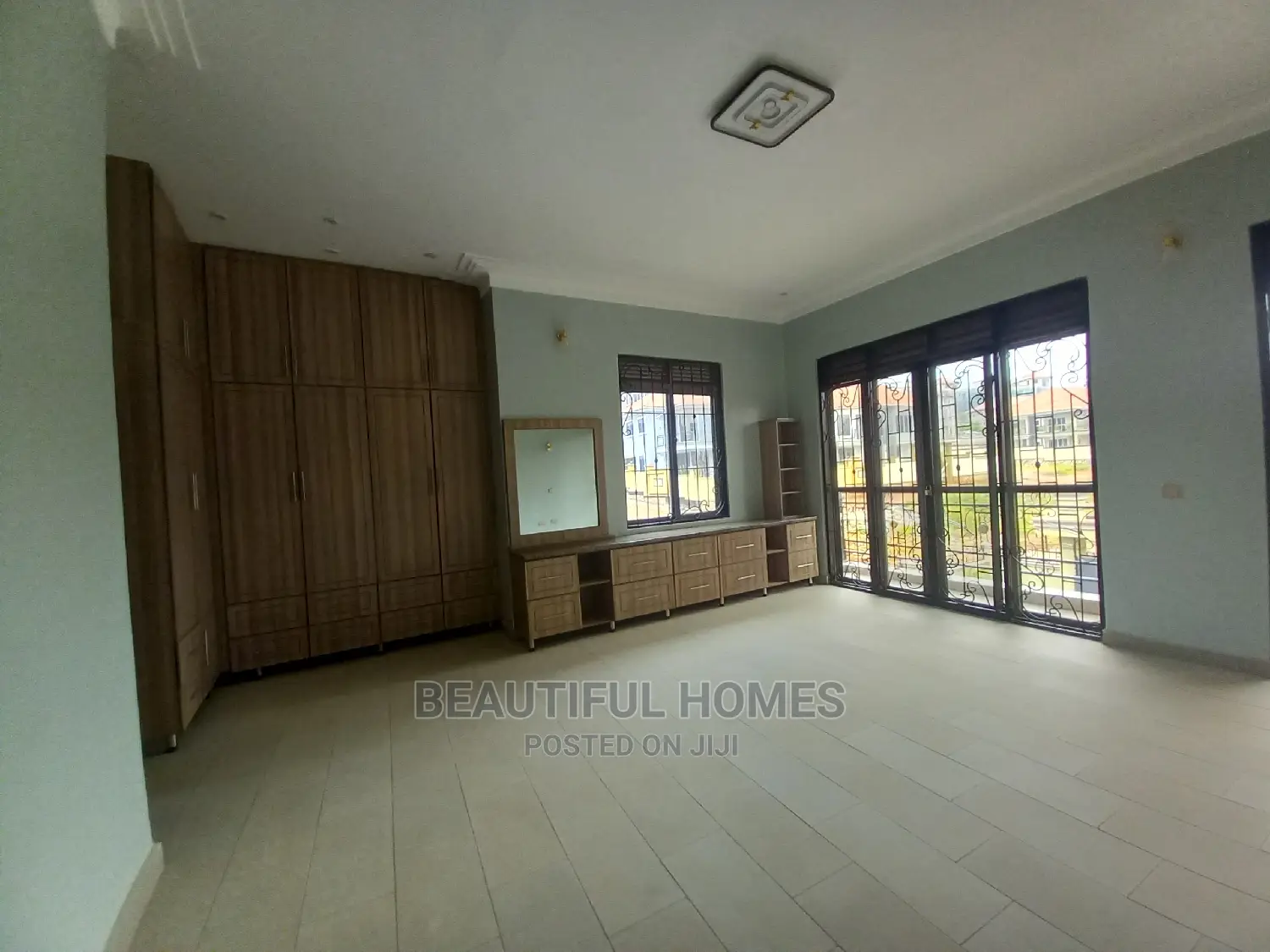 Furnished 5bdrm House in Kyanja Tarmacked, Central Division for Sale in Central Division