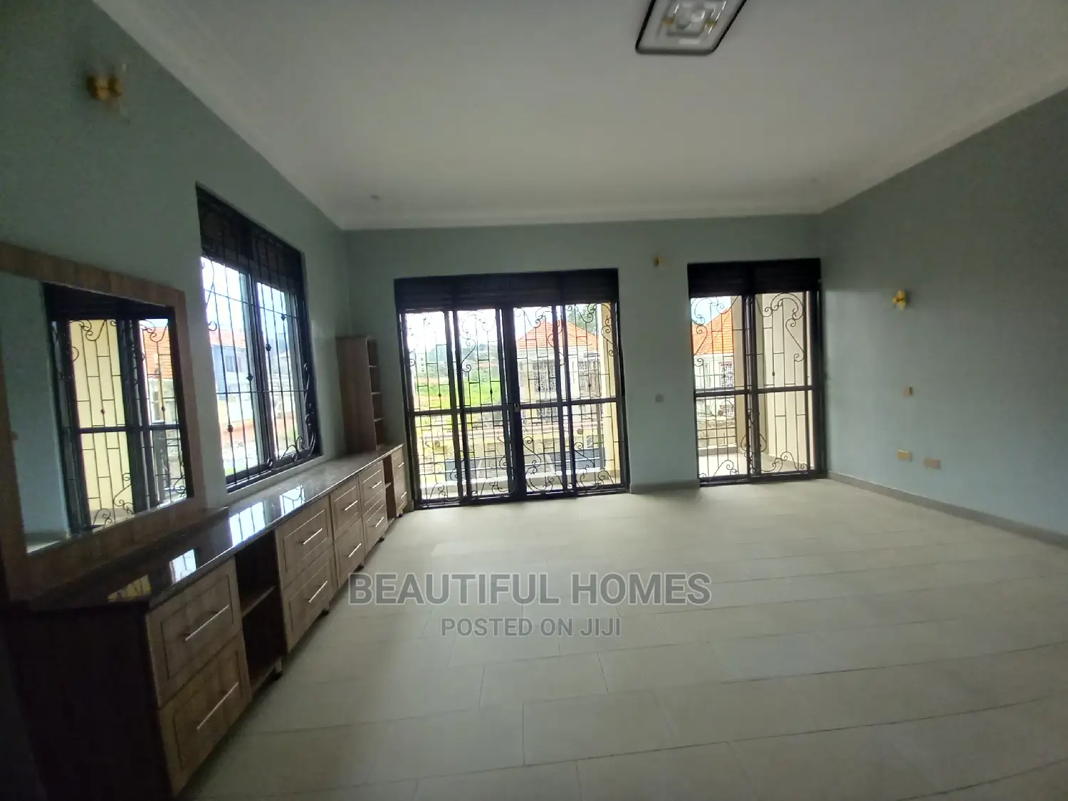 Furnished 5bdrm House in Kyanja Tarmacked, Central Division for Sale in Central Division