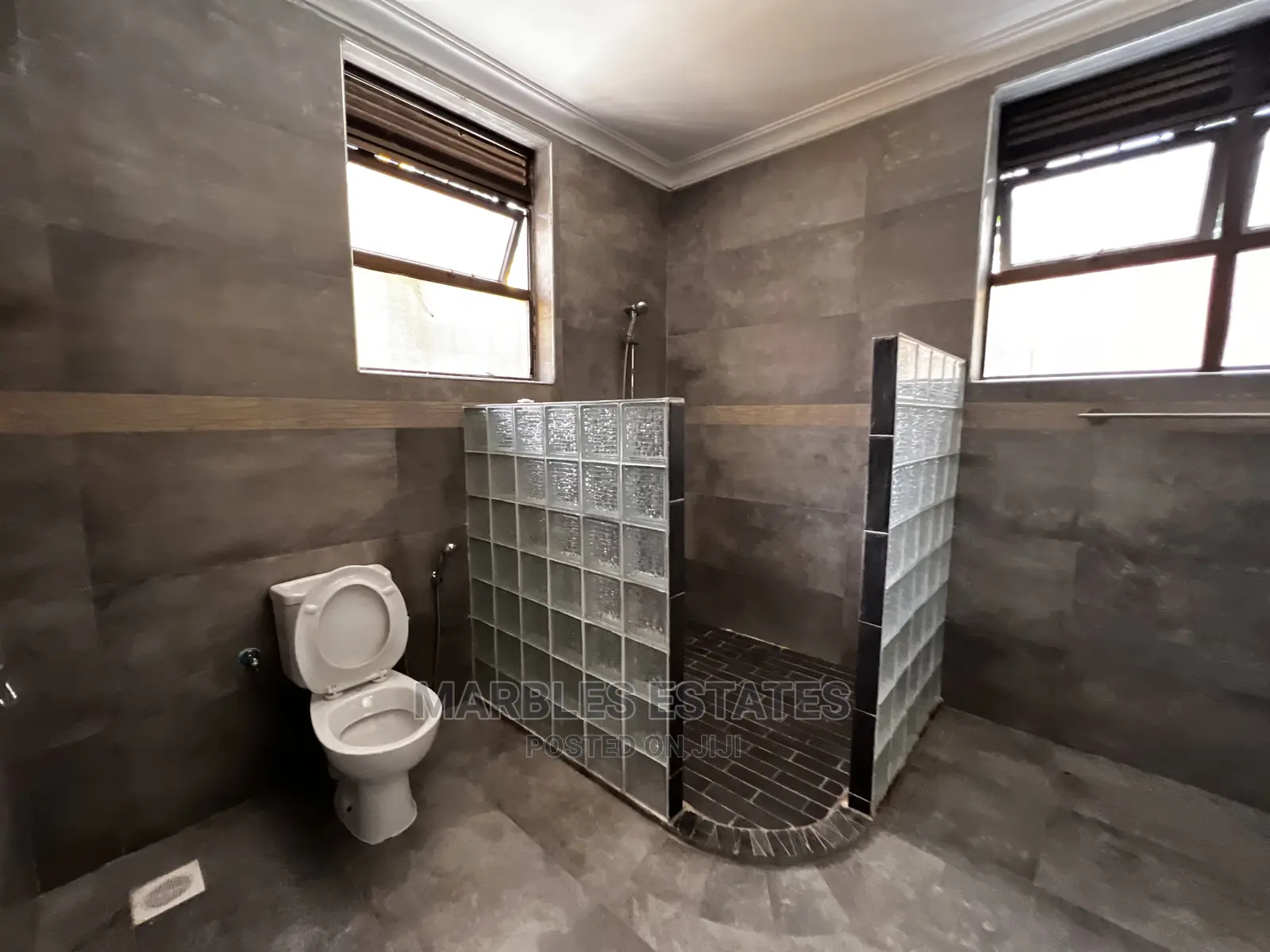 5bdrm Bungalow in Kololo, Central Division for Rent in Central Division