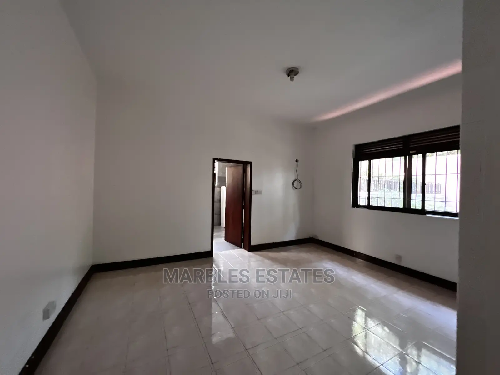 5bdrm Bungalow in Kololo, Central Division for Rent in Central Division