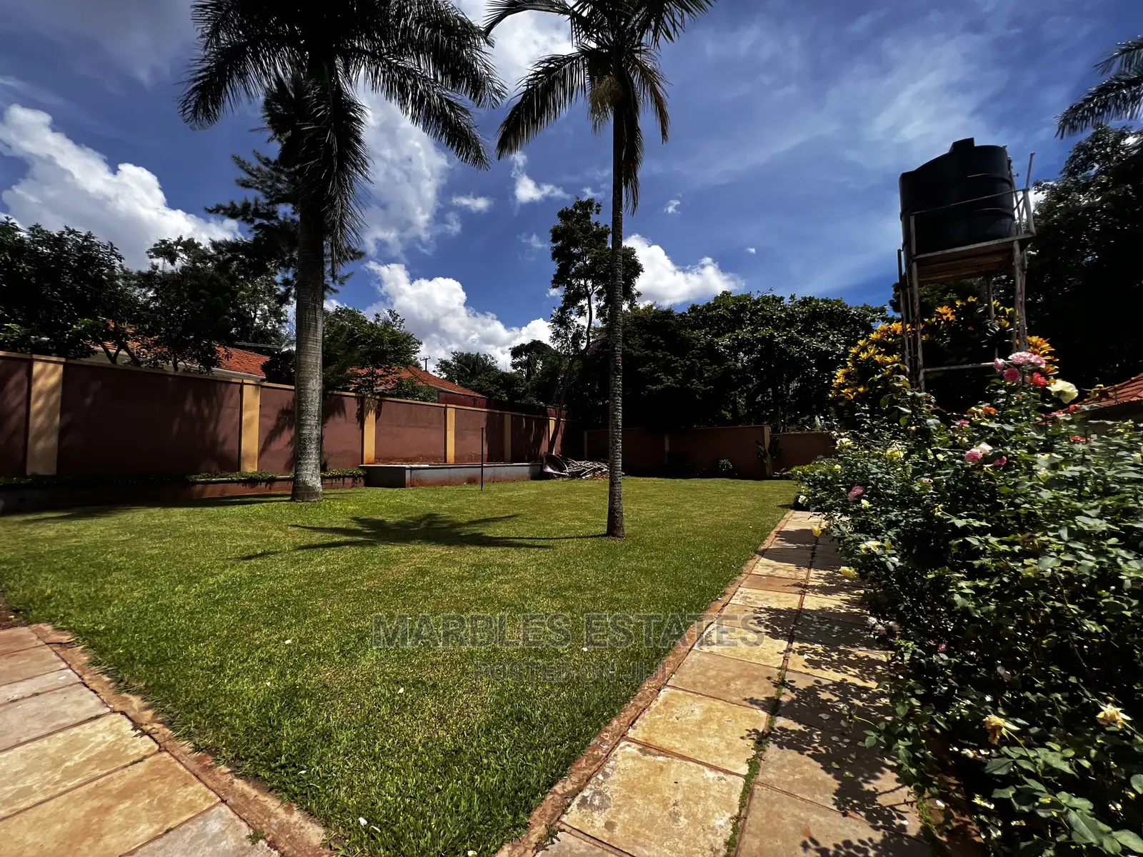 5bdrm Bungalow in Kololo, Central Division for Rent in Central Division