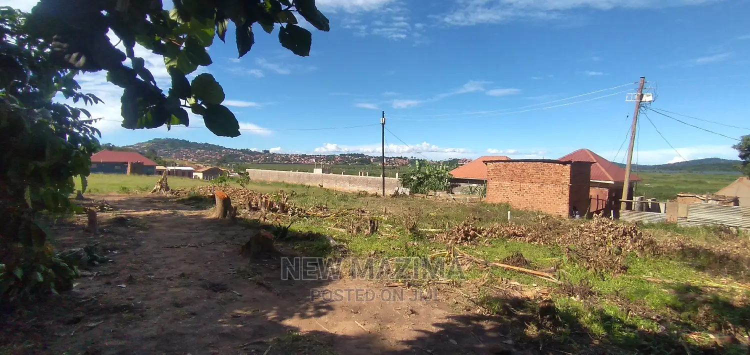 Very Prime Plot on Quicksale in Munyonyo With Lake View in Central Division