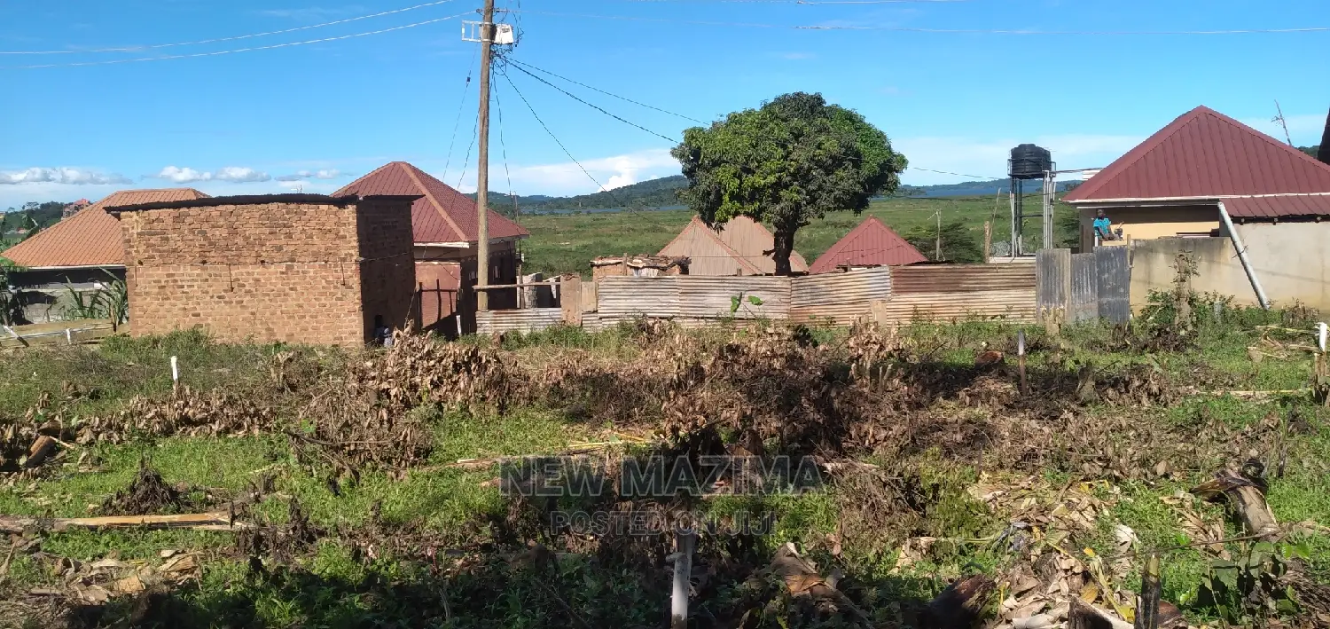 Very Prime Plot on Quicksale in Munyonyo With Lake View in Central Division