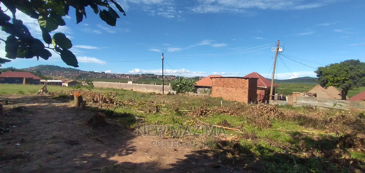 Very Prime Plot on Quicksale in Munyonyo With Lake View in Central Division