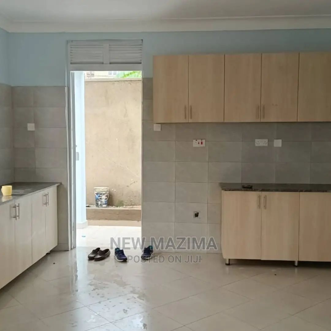 4bdrm Mansion in Lower Lubowa, Central Division for Sale in Central Division