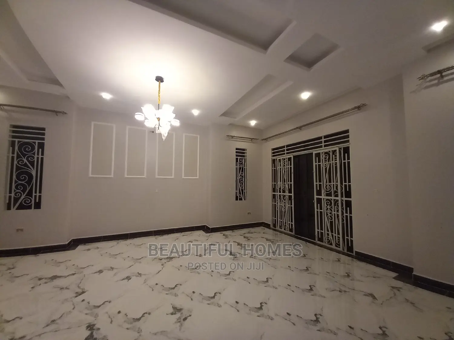 Furnished 6bdrm Mansion in Kira Corporate for Sale in Kira