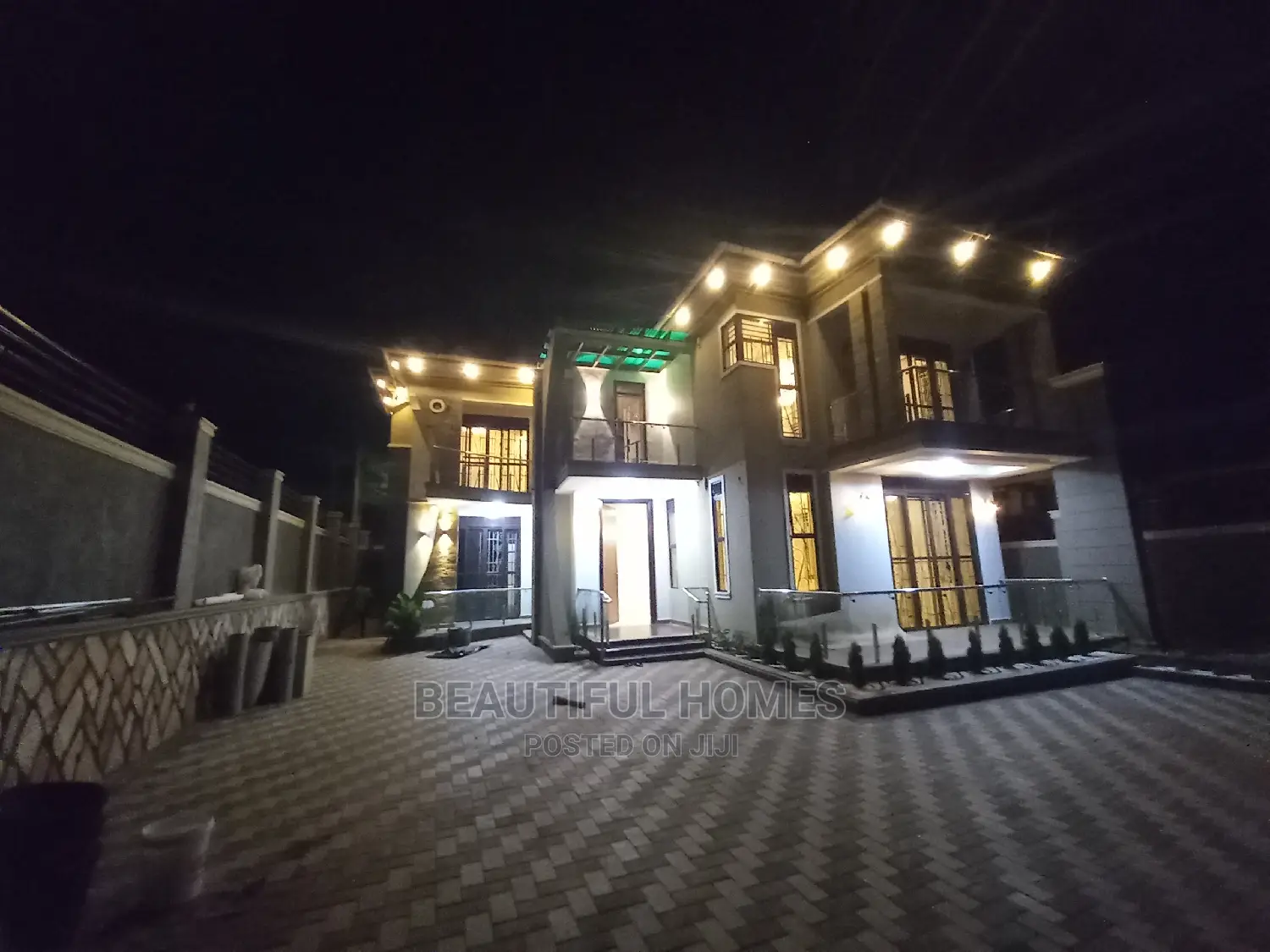 Furnished 6bdrm Mansion in Kira Corporate for Sale in Kira
