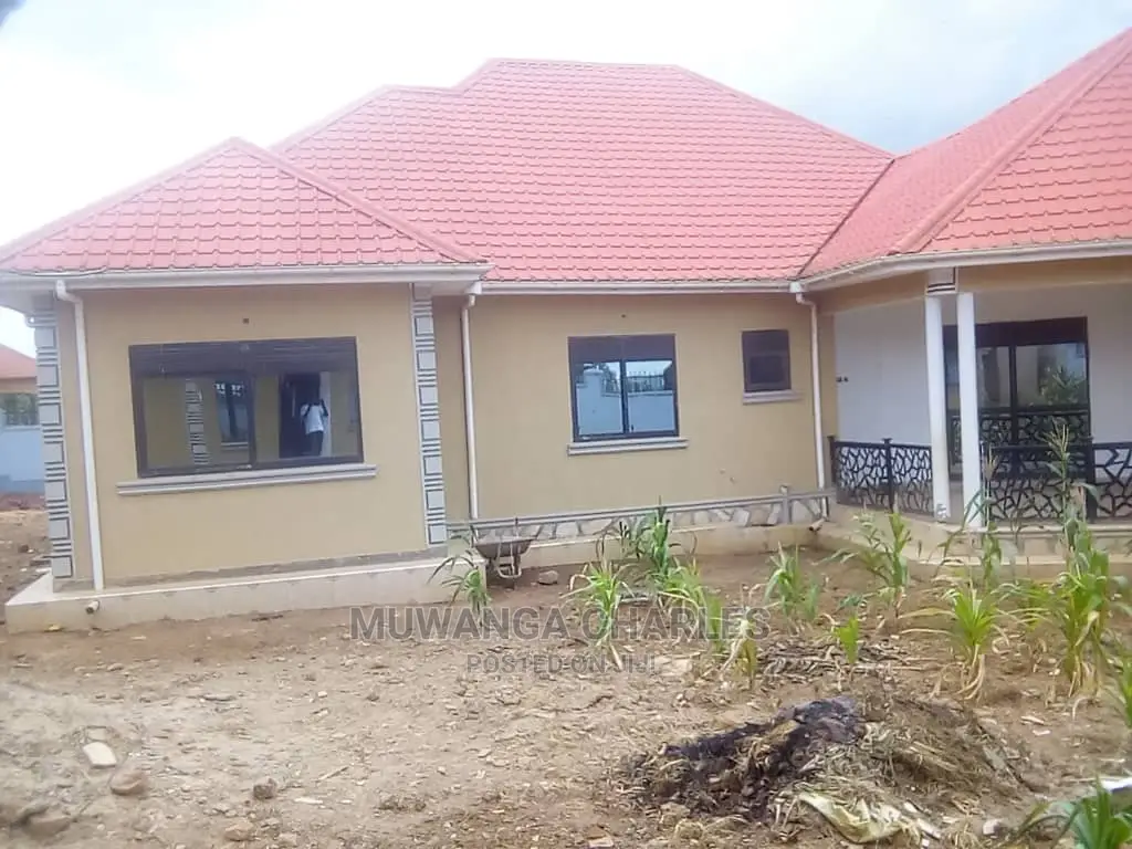 4bdrm Bungalow in Fs Properties Ltd, Kira for Sale in Kira