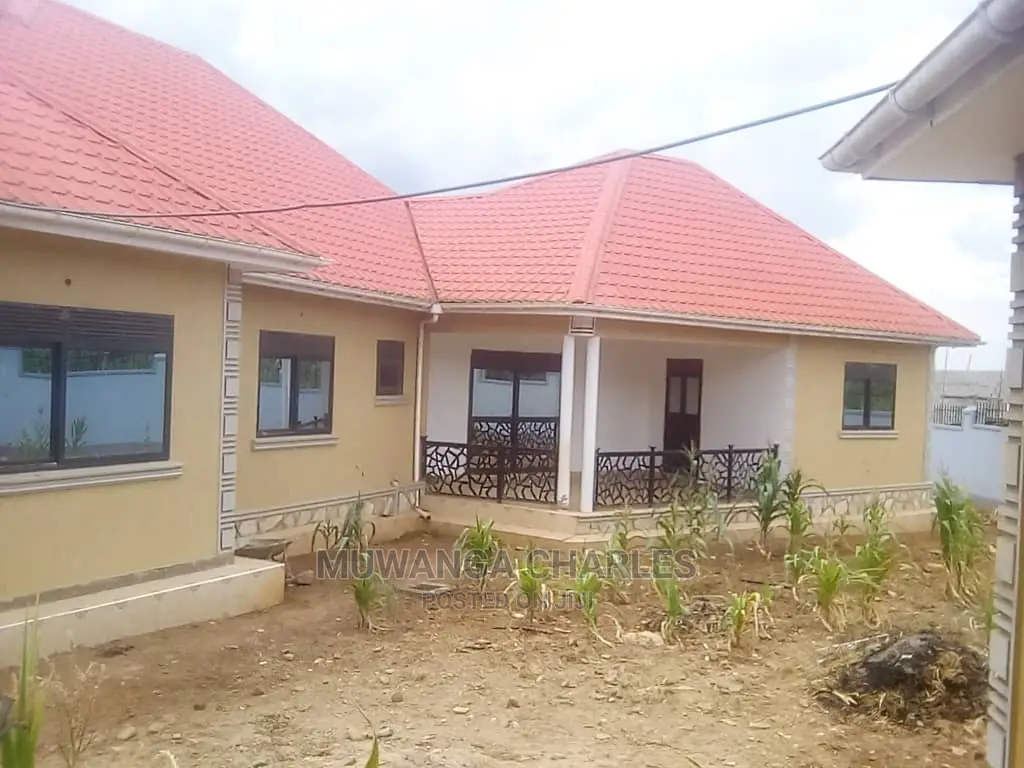 4bdrm Bungalow in Fs Properties Ltd, Kira for Sale in Kira