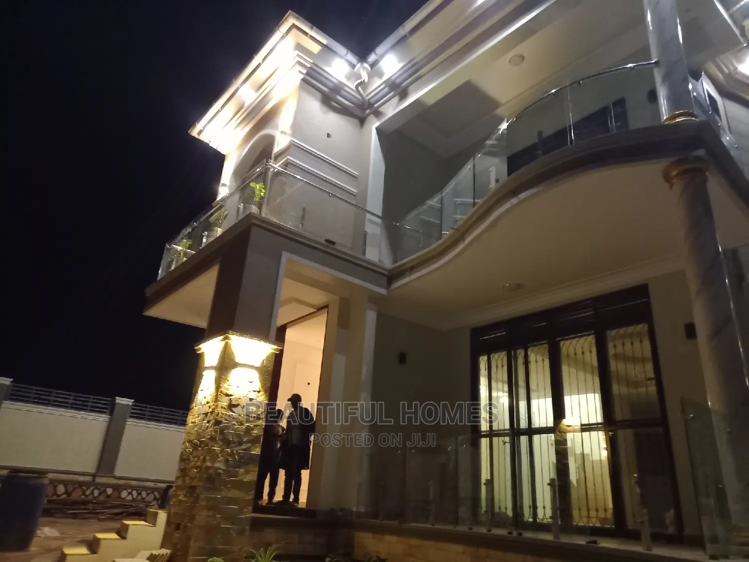 Furnished 6bdrm Mansion in Kira Corporate for Sale in Kira