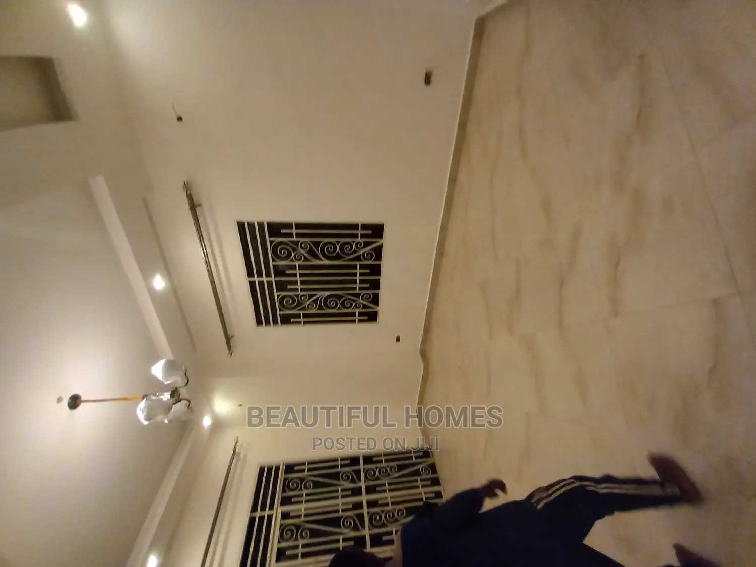 Furnished 6bdrm Mansion in Kira, Central Division for Sale in Central Division