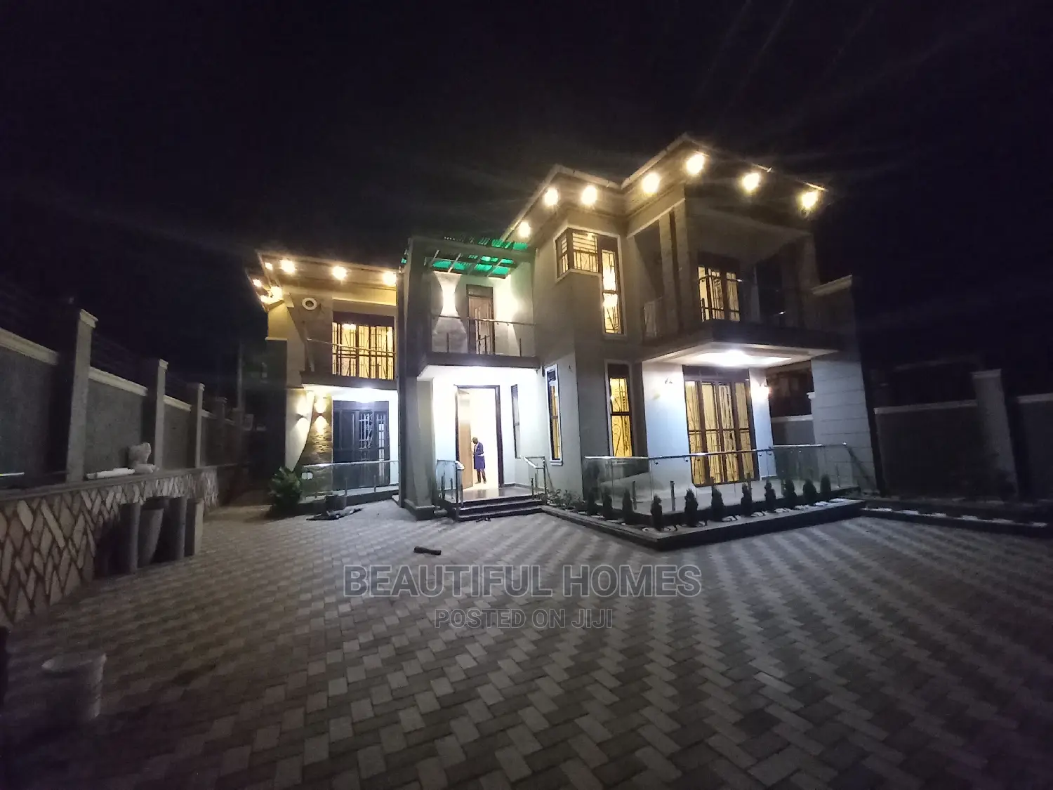 Furnished 6bdrm Mansion in Kira, Central Division for Sale in Central Division