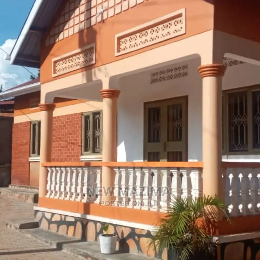 3bdrm Bungalow in Namasuba, Central Division for Sale in Central Division