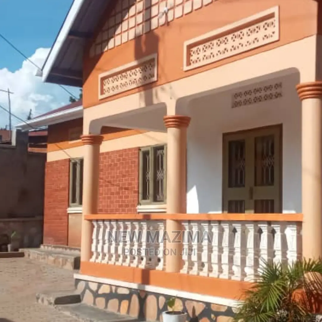 3bdrm Bungalow in Namasuba, Central Division for Sale in Central Division