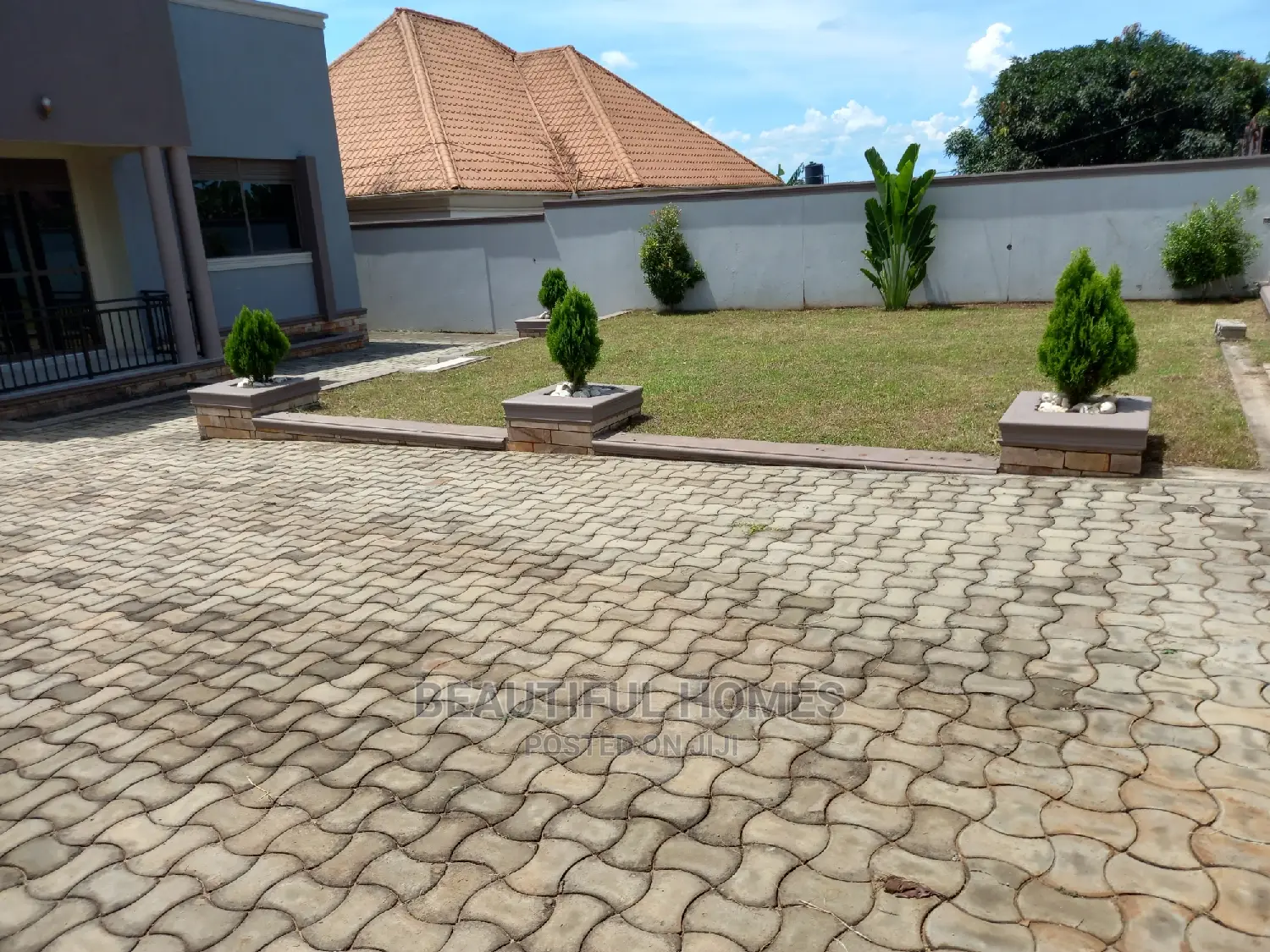 Furnished 4bdrm Bungalow in Kira, Central Division for Sale in Central Division