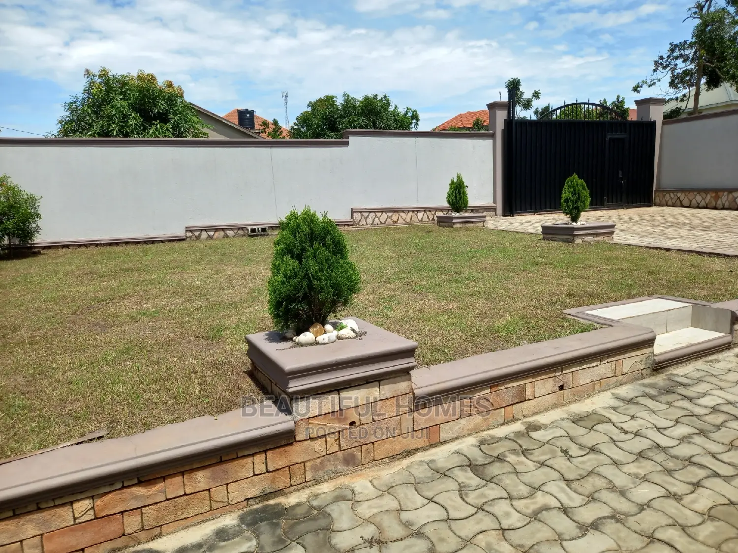 Furnished 4bdrm House in Kira for Sale in Kira