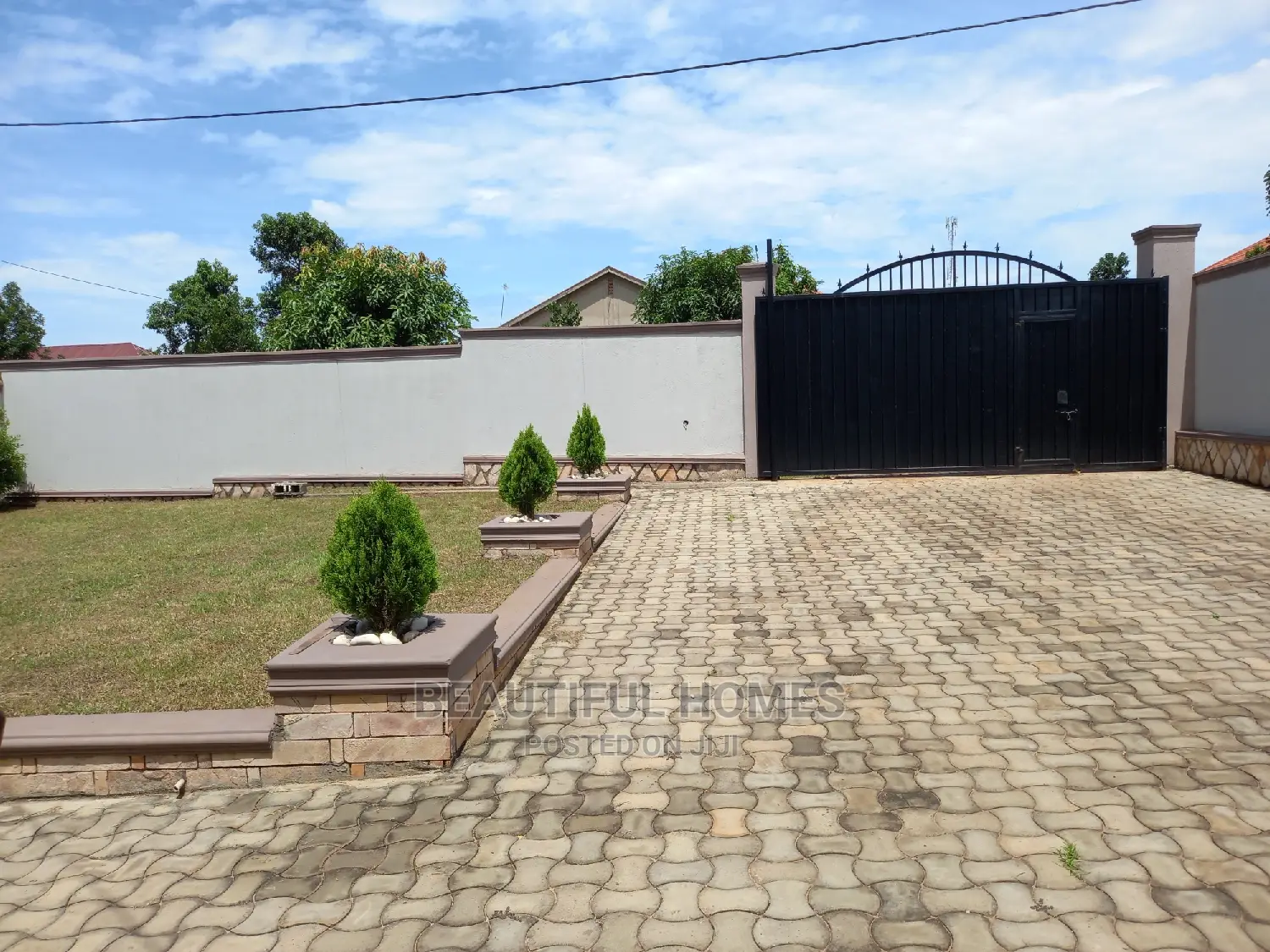 Furnished 4bdrm House in Kira for Sale in Kira