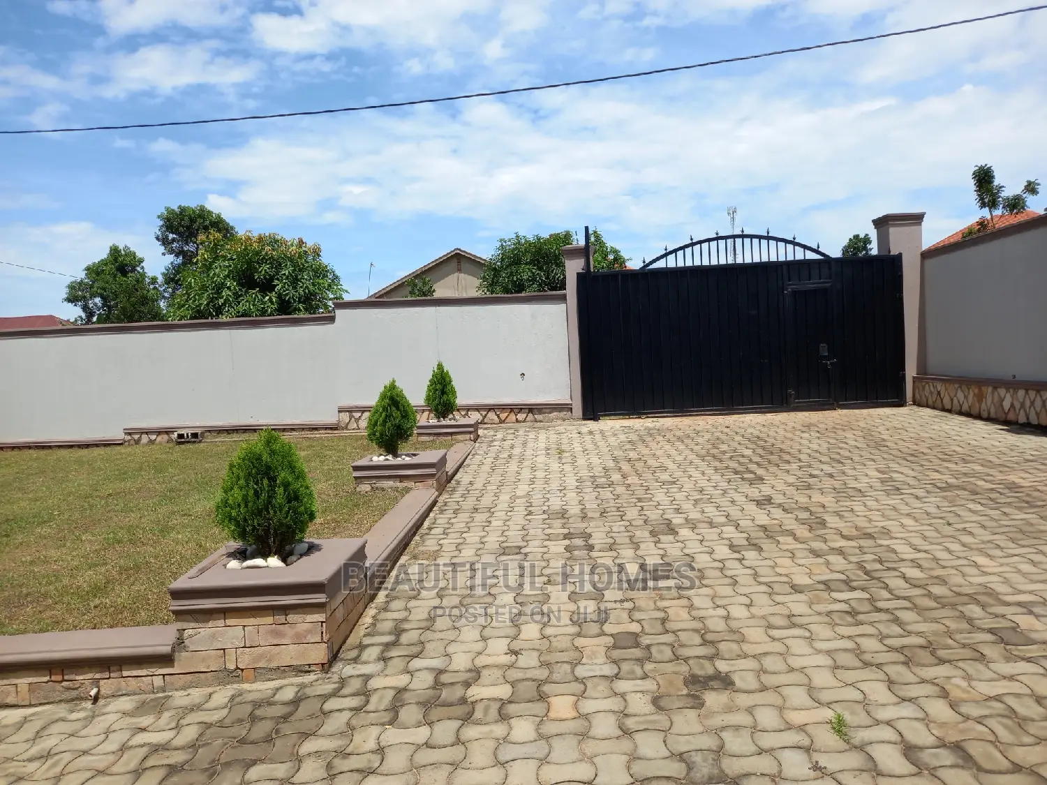 Furnished 4bdrm House in Kira for Sale in Kira
