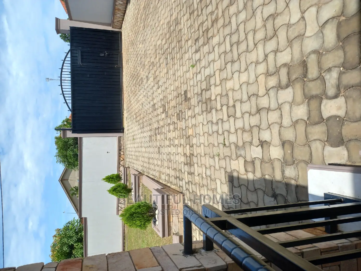 Furnished 4bdrm Maisonette in Kira for Sale in Kira