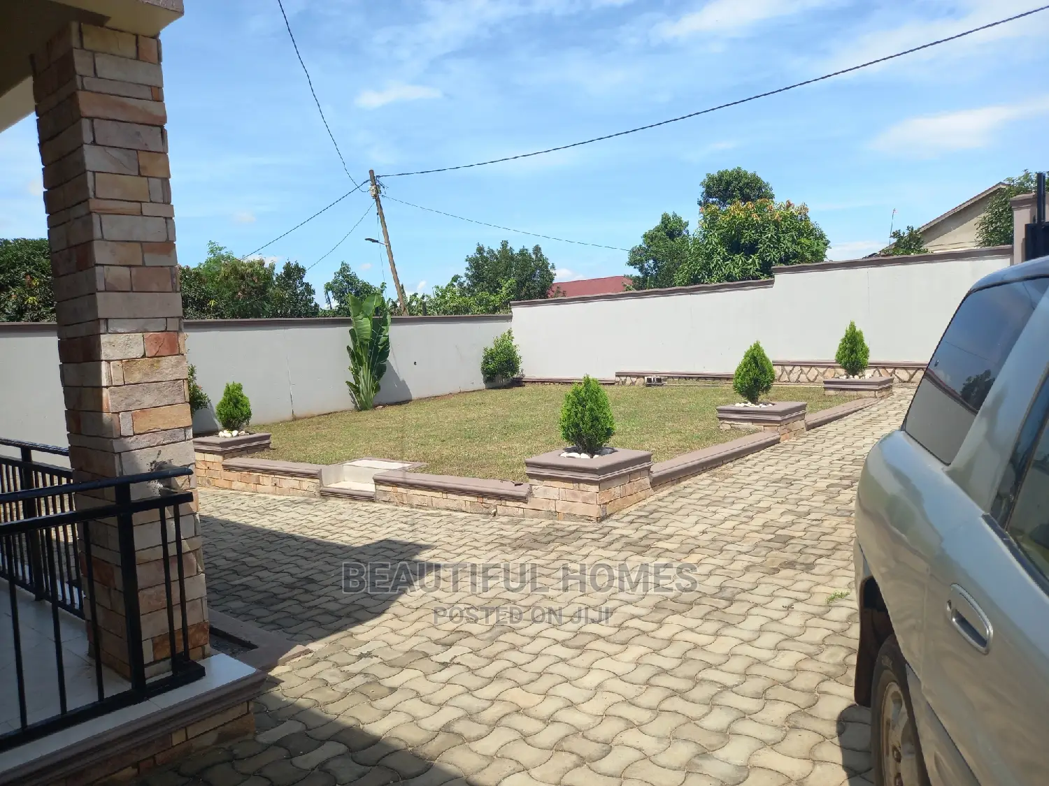 Furnished 4bdrm Bungalow in Kira for Sale in Kira