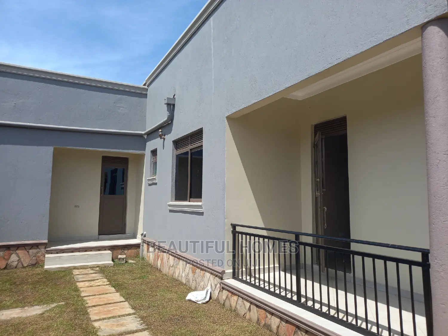 Furnished 4bdrm Bungalow in Kira for Sale in Kira