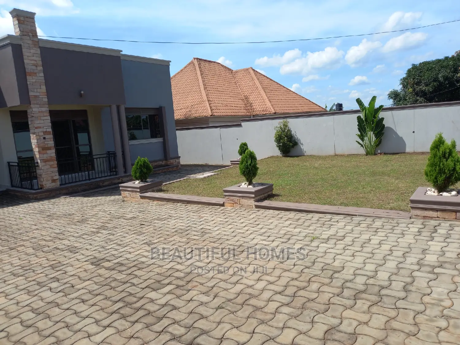 Furnished 4bdrm House in Kira for Sale in Kira