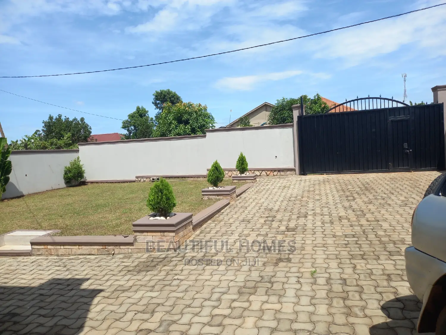 Furnished 4bdrm Bungalow in Kira for Sale in Kira