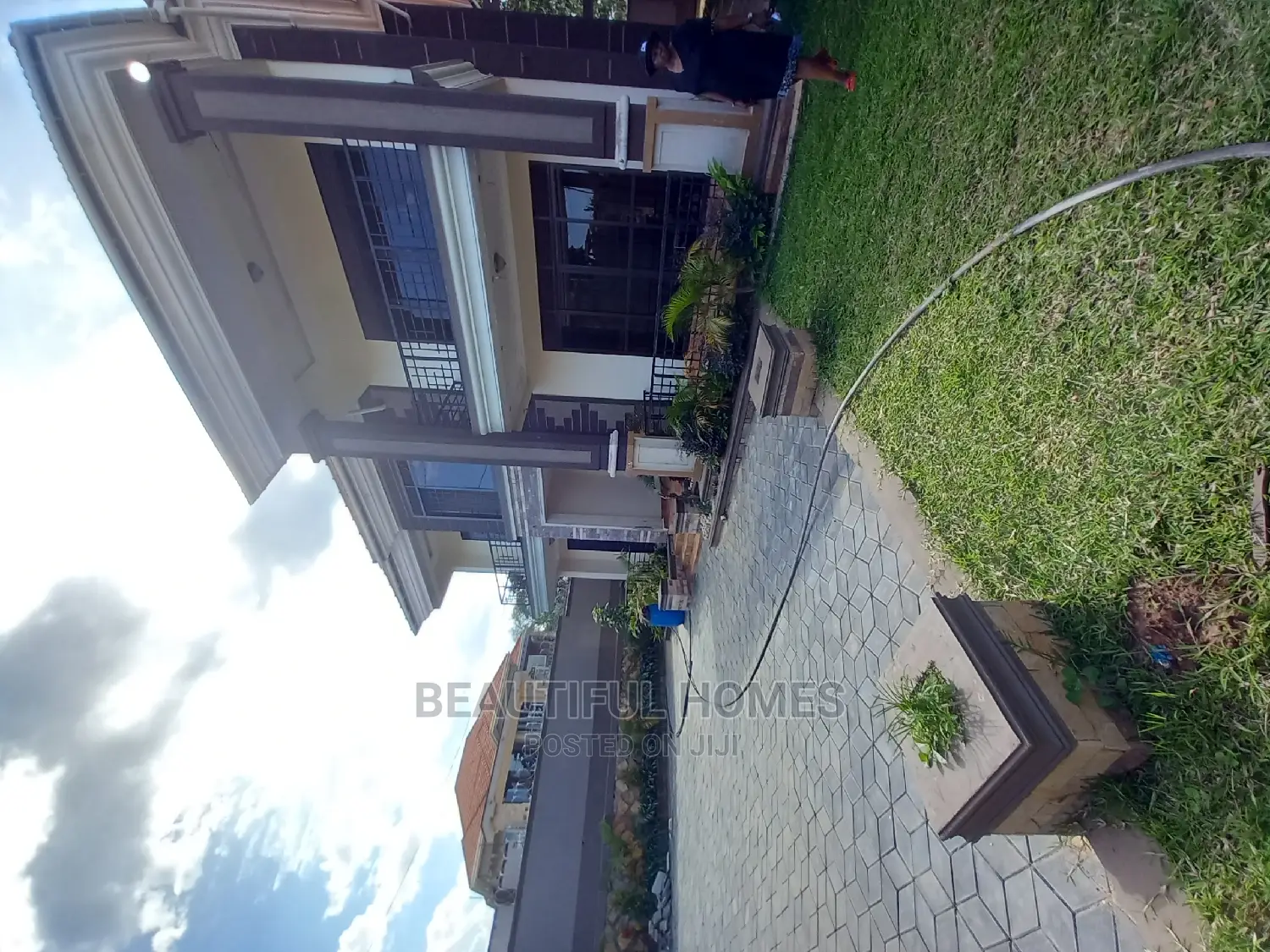 Furnished 6bdrm House in Kisaasi Corporate, Nakawa for Sale in Nakawa