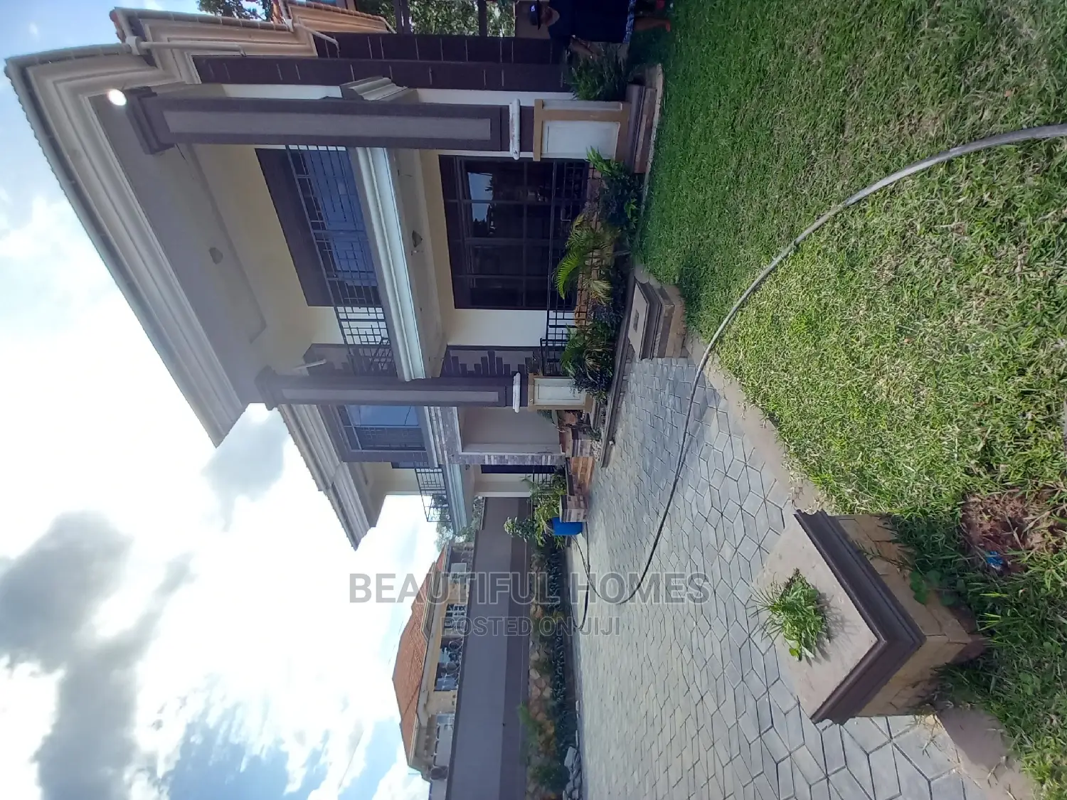 Furnished 6bdrm House in Kisaasi Corporate, Nakawa for Sale in Nakawa