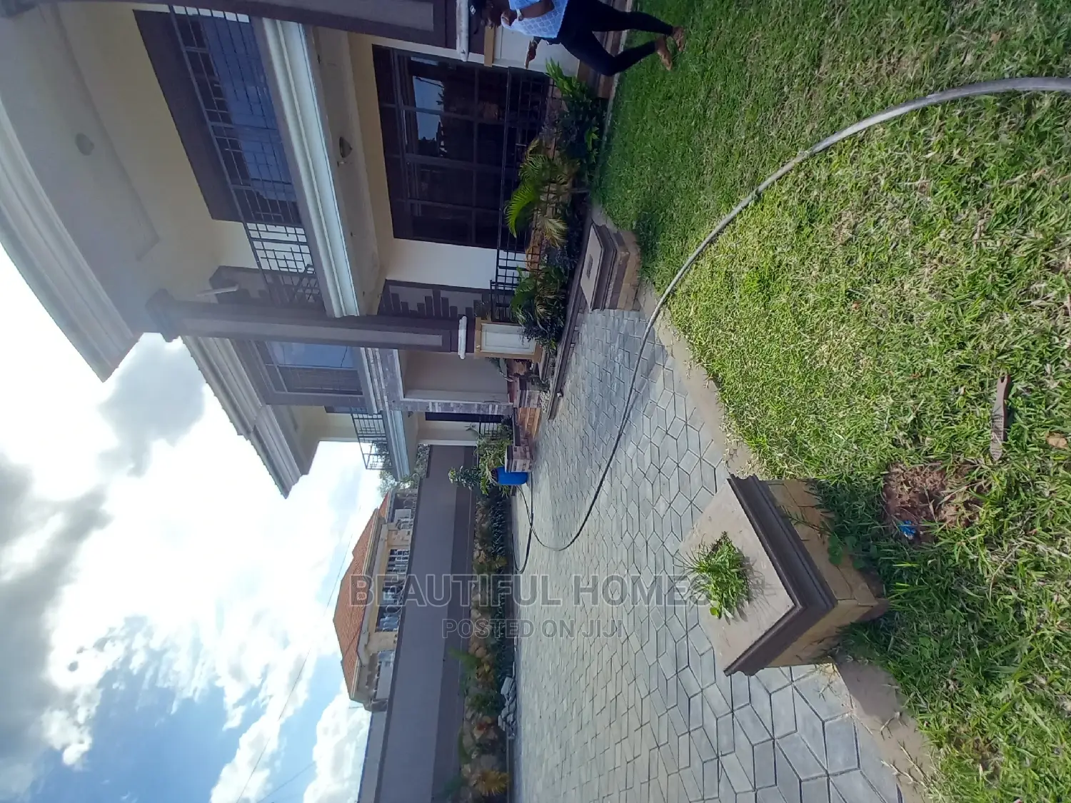 Furnished 6bdrm House in Kisaasi Corporate, Nakawa for Sale in Nakawa