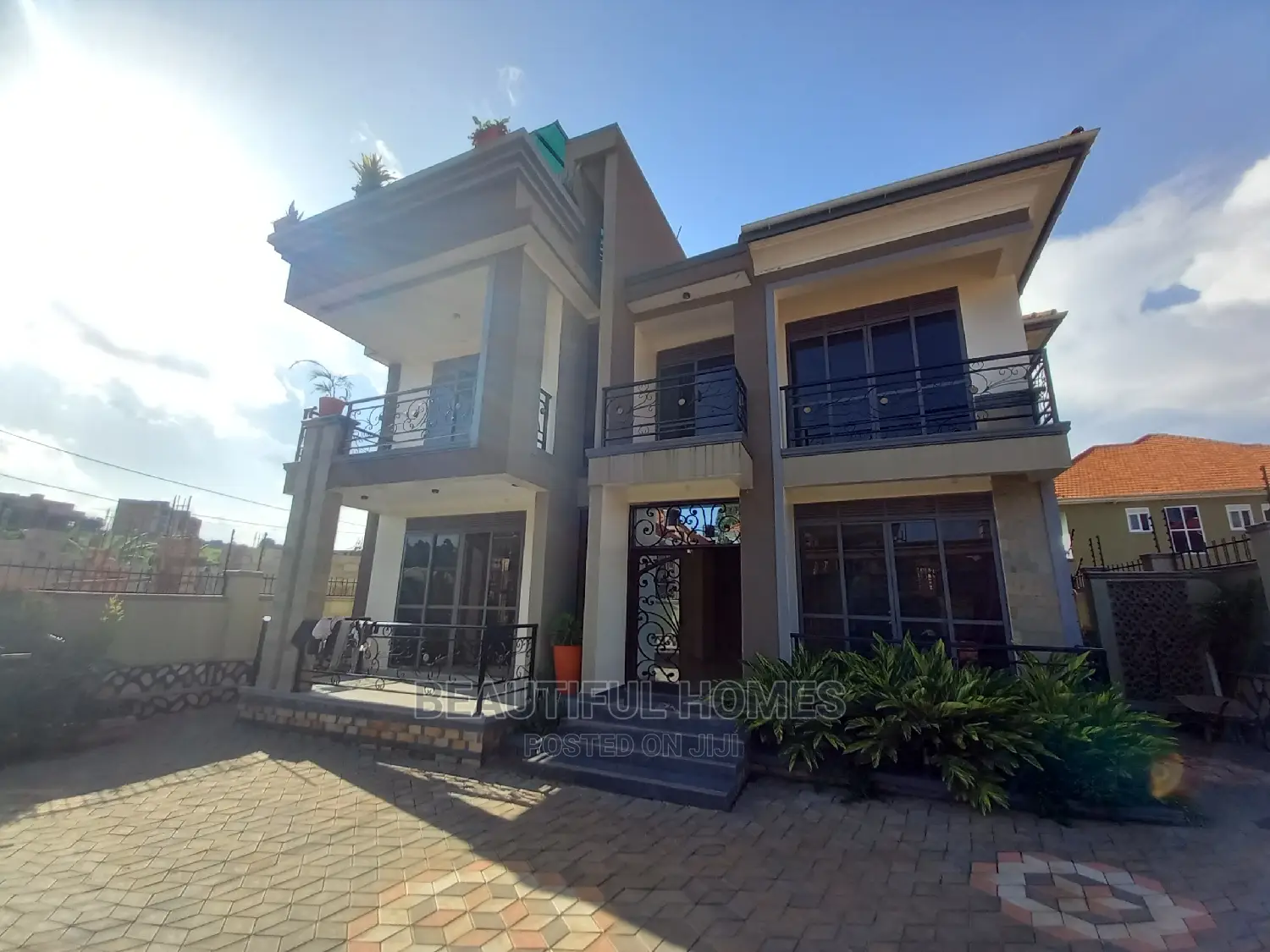 Furnished 5bdrm Duplex in Kyanja Wealthy, Nakawa for Sale in Nakawa