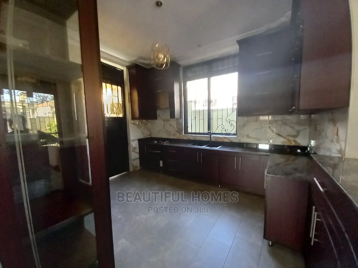 Furnished 5bdrm Mansion in Kyanja All Tarmack, Nakawa for Sale in Nakawa
