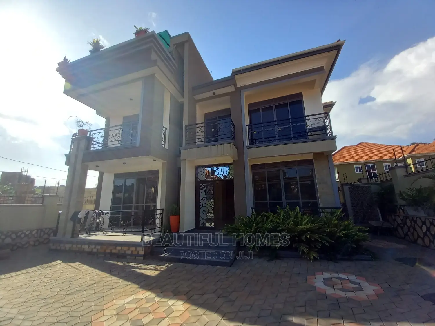 Furnished 5bdrm Mansion in Kyanja All Tarmack, Nakawa for Sale in Nakawa