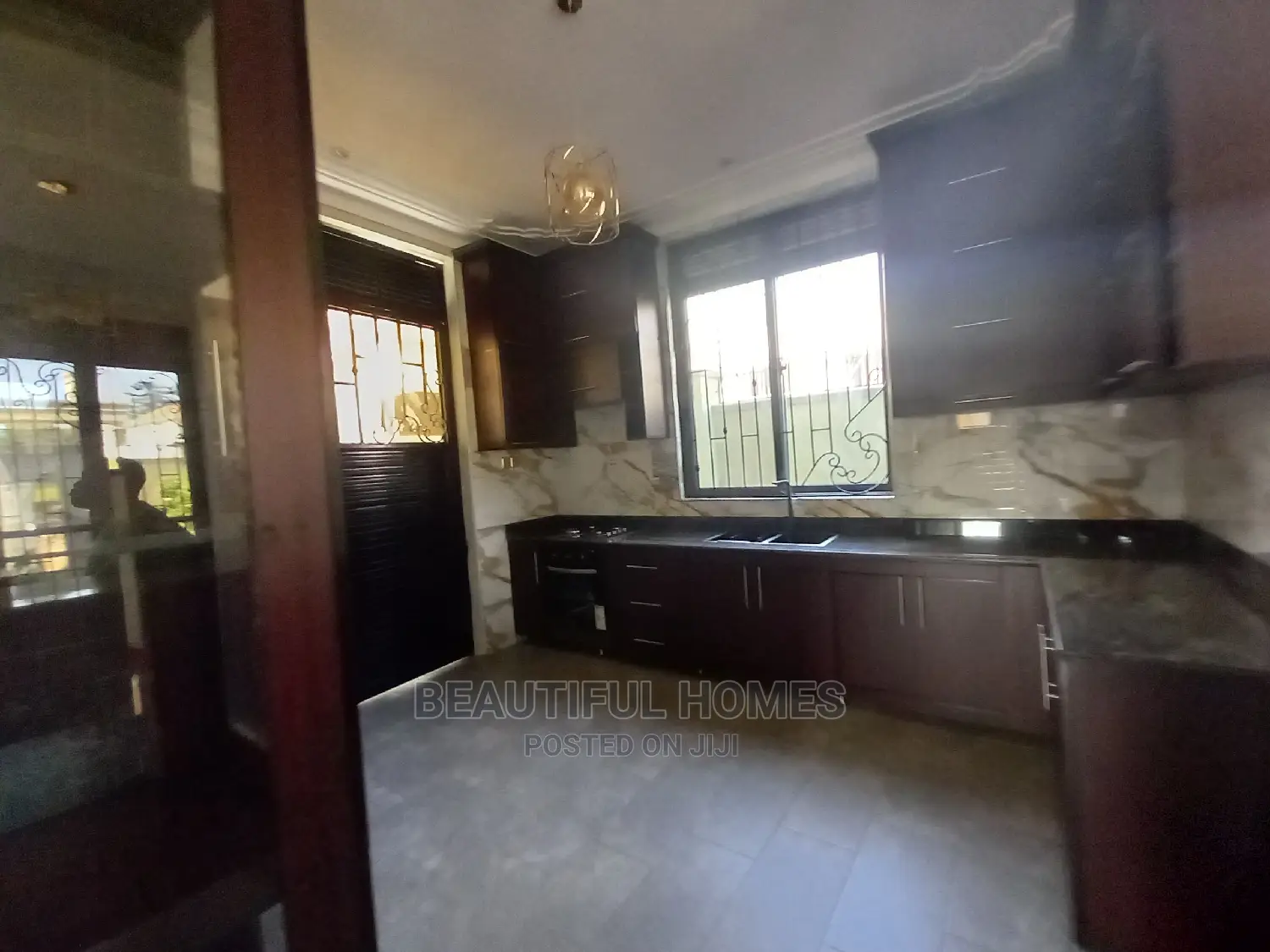 Furnished 5bdrm Mansion in Kyanja All Tarmack, Nakawa for Sale in Nakawa