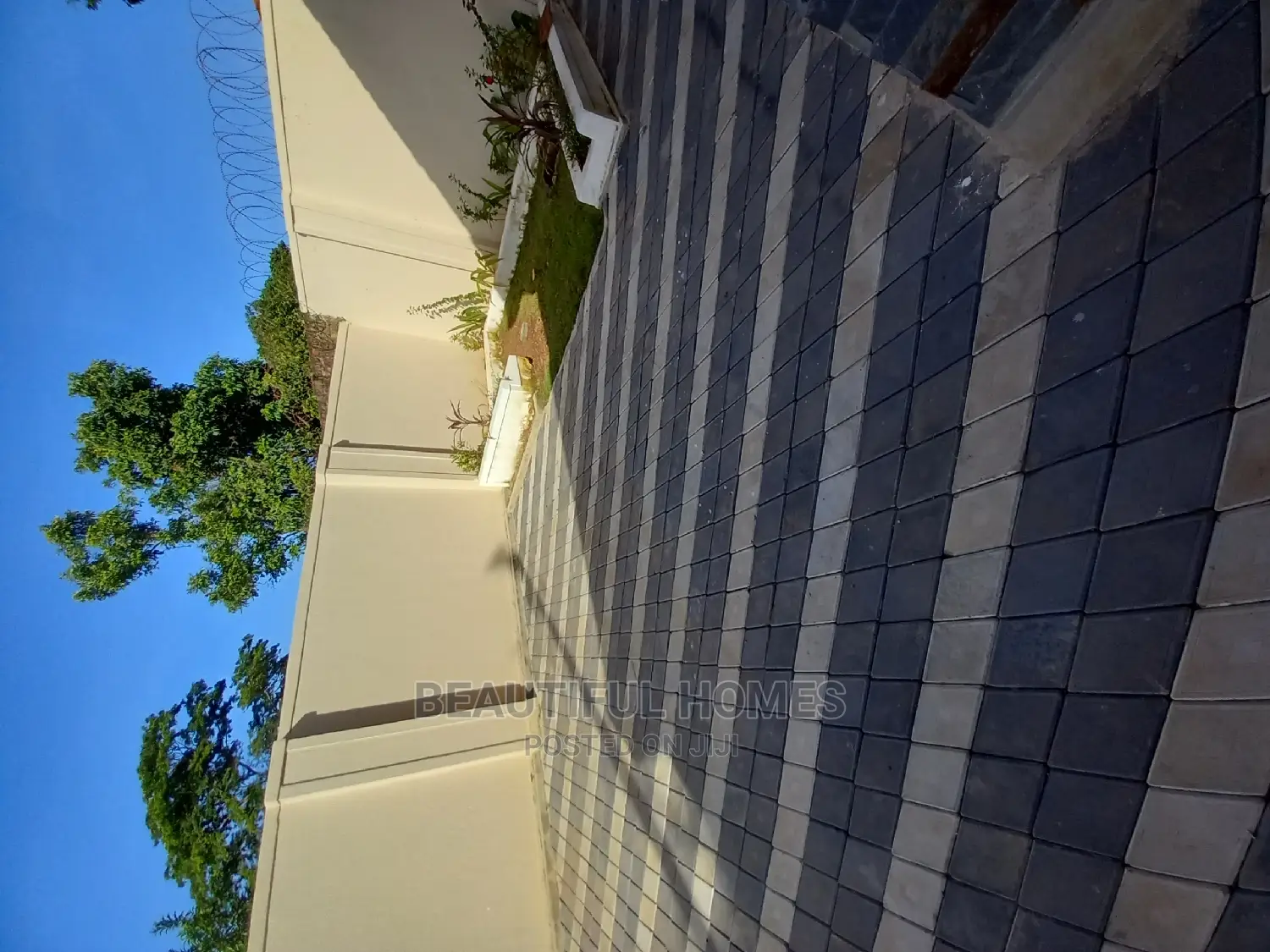 Furnished 4bdrm Bungalow in Kisaasi, Central Division for Sale in Central Division