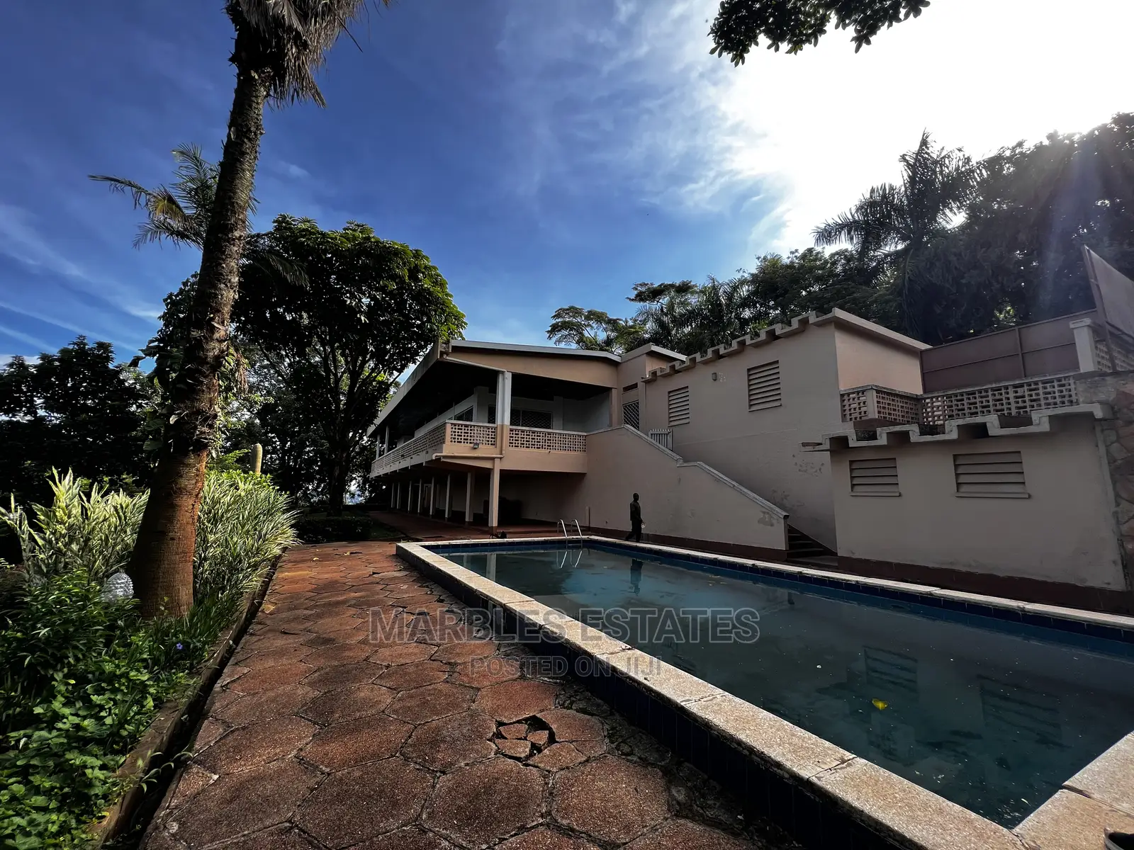 6bdrm Bungalow in Mbuya, Central Division for Rent in Central Division