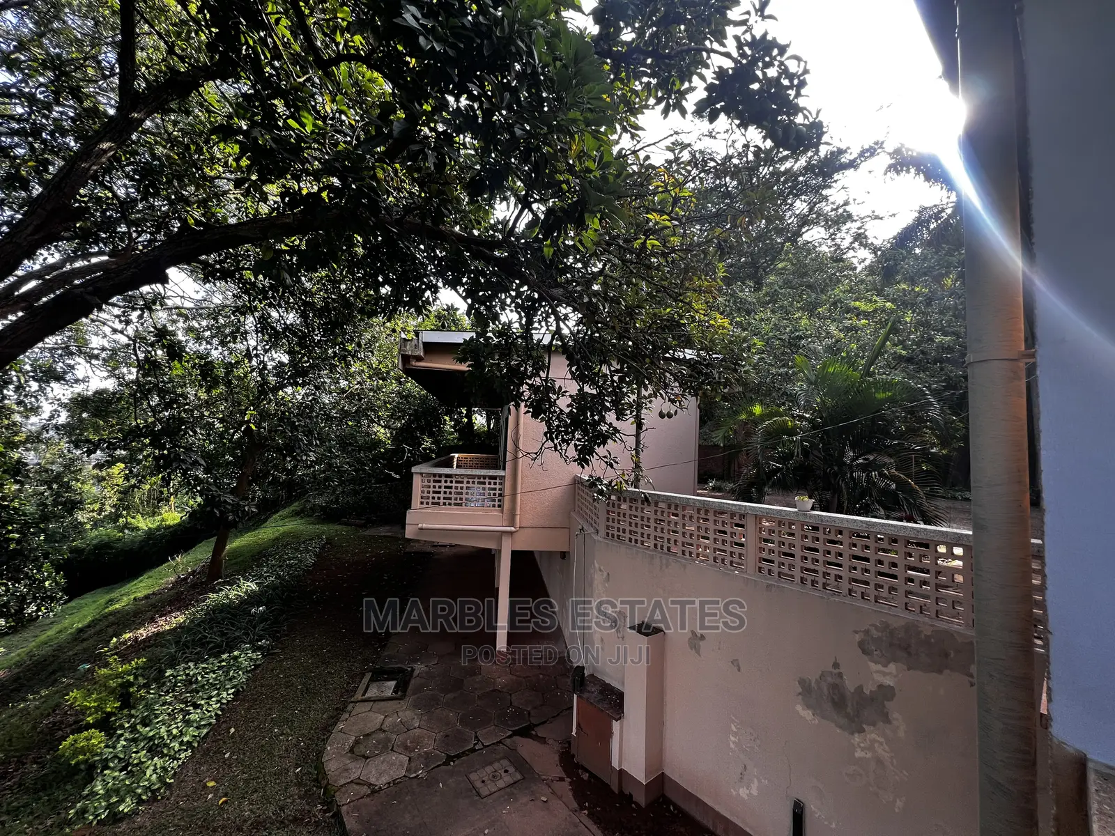 6bdrm Bungalow in Mbuya, Central Division for Rent in Central Division