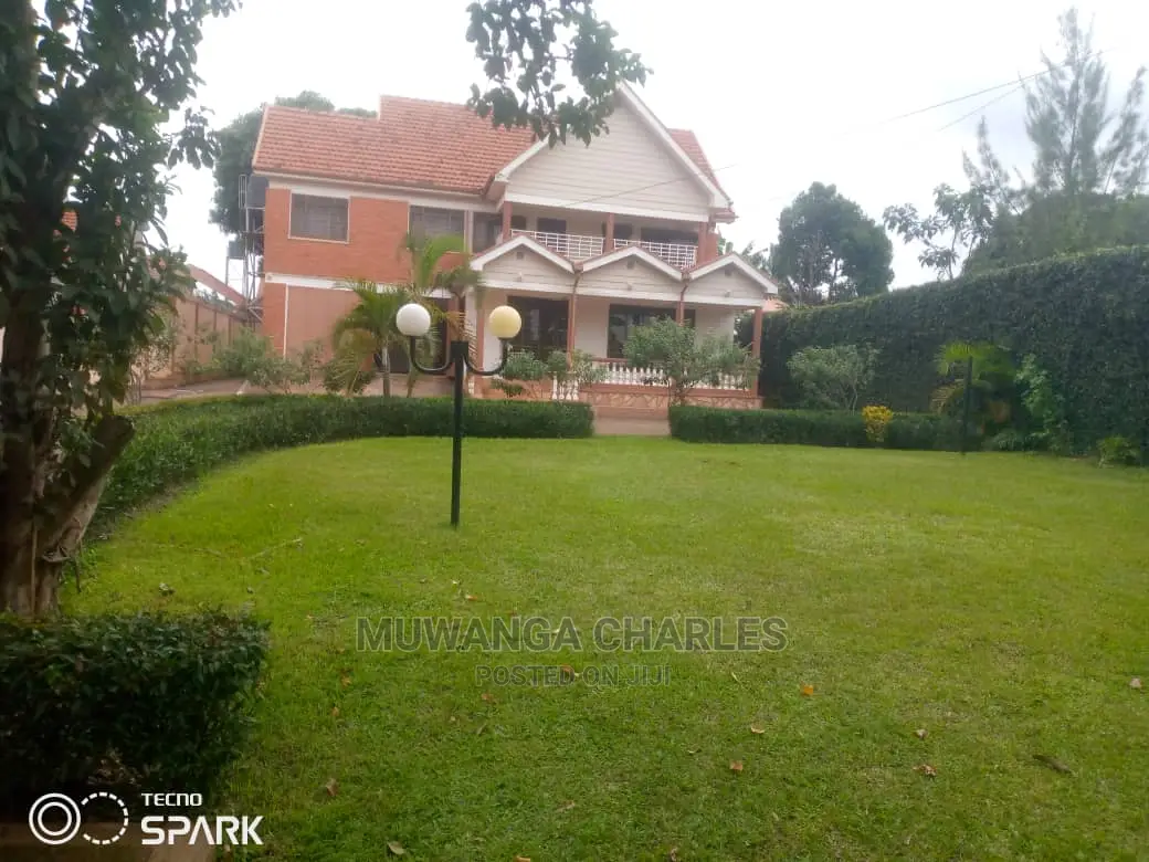 6bdrm Duplex in Fs Properties Ltd, Central Division for Sale in Central Division