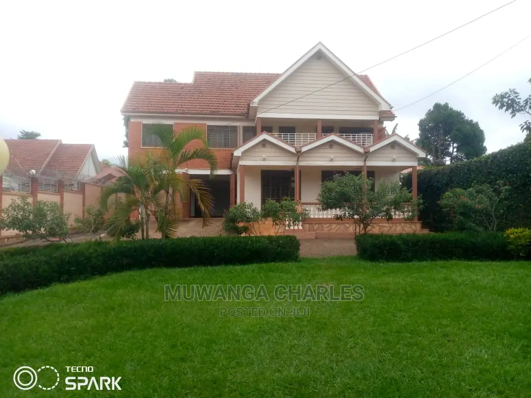 6bdrm Duplex in Fs Properties Ltd, Central Division for Sale in Central Division
