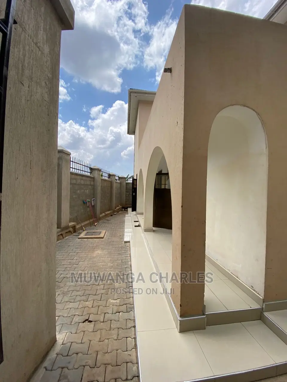 5bdrm Duplex in Fs Properties Ltd, Central Division for Sale in Central Division