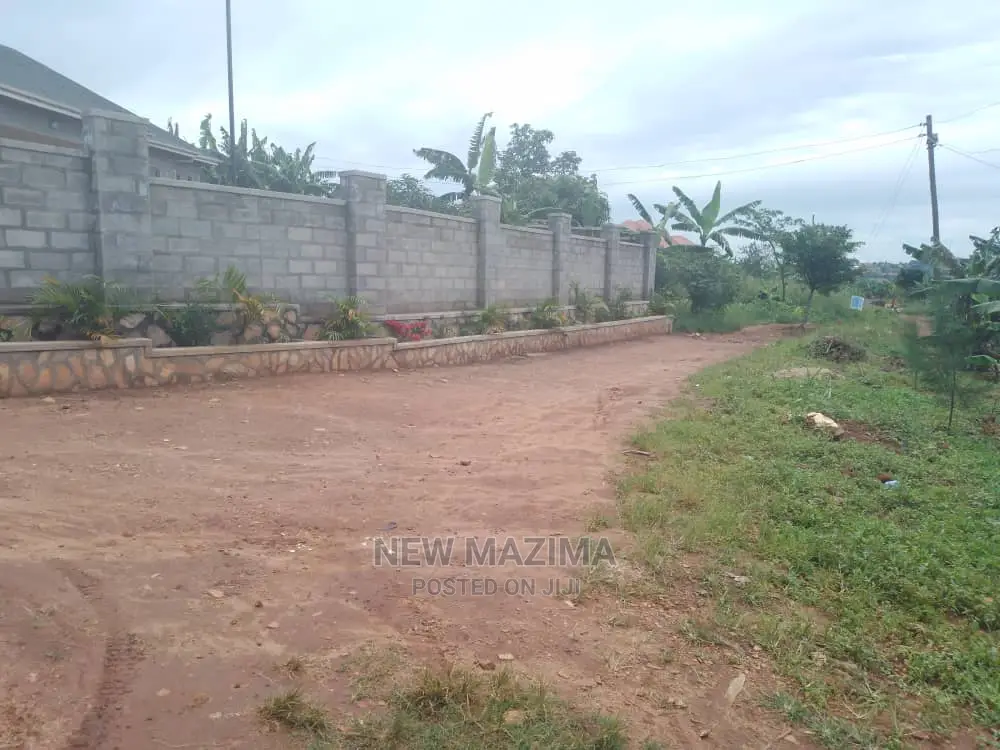 Buloba Nabukalu Titled Plot on Quicksale in Rich Neighbours in Central Division