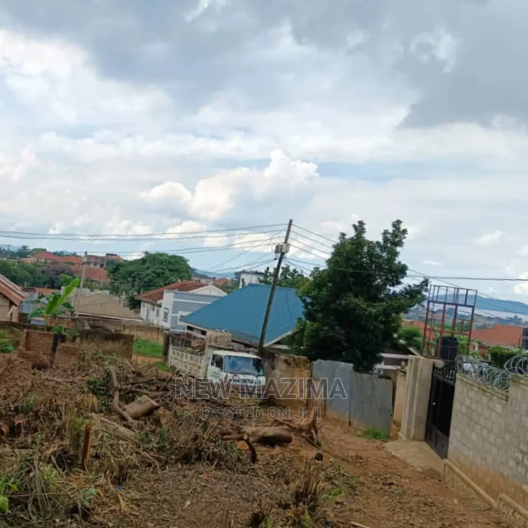 Very Beautiful Fancy Plot on Quicksale in Heart of Muyenga in Central Division