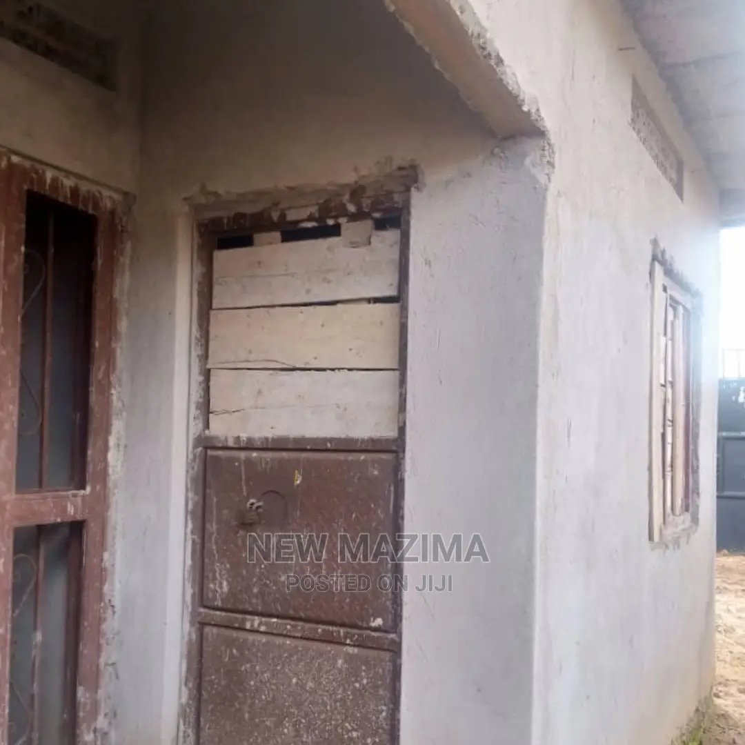 2bdrm House in Kajjansi Ntebe Rd, Central Division for Sale in Central Division