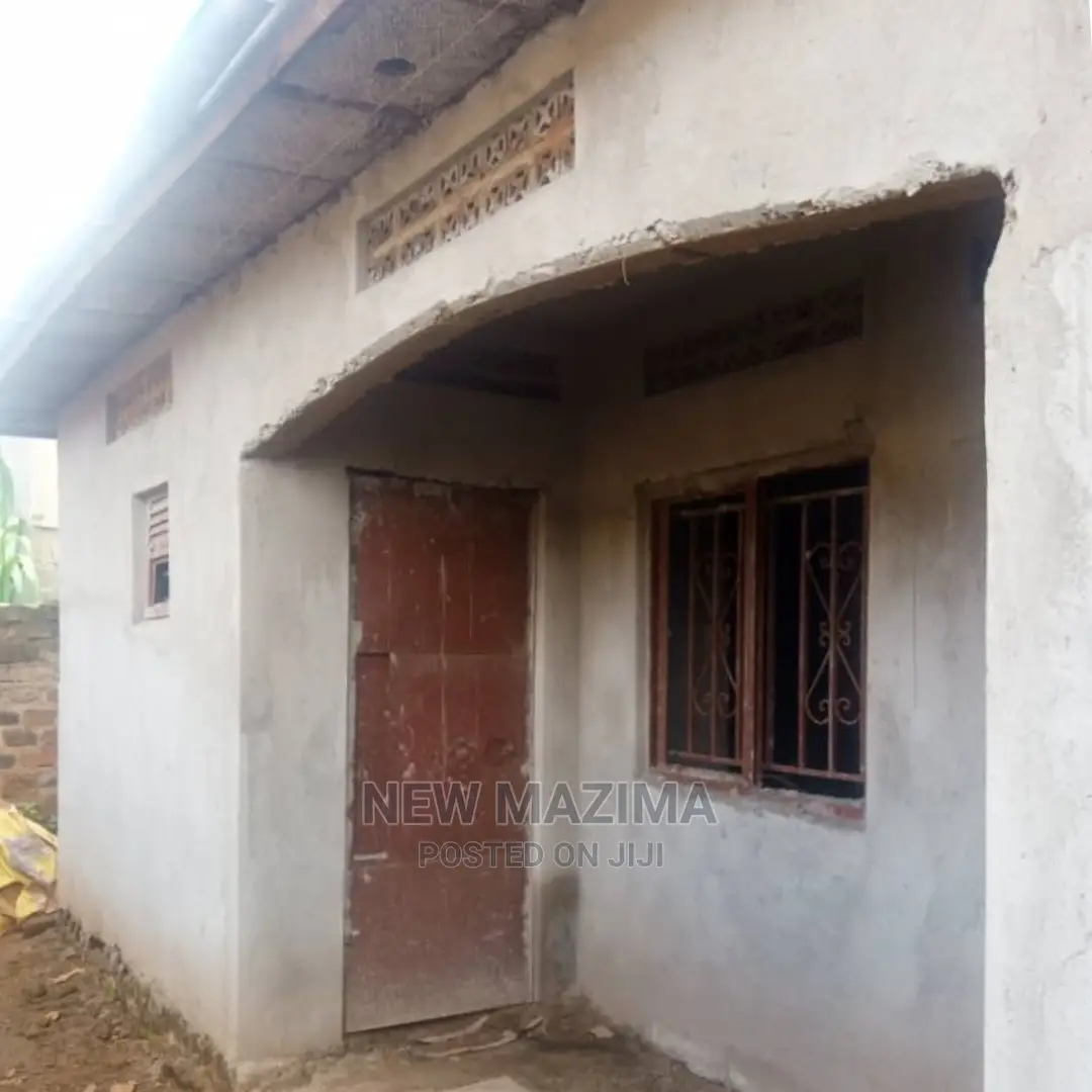 2bdrm House in Kajjansi Ntebe Rd, Central Division for Sale in Central Division
